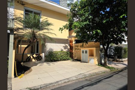 Fachada da casa de casa de condomínio para alugar com 3 quartos, 160m² em Itaim Bibi, São Paulo