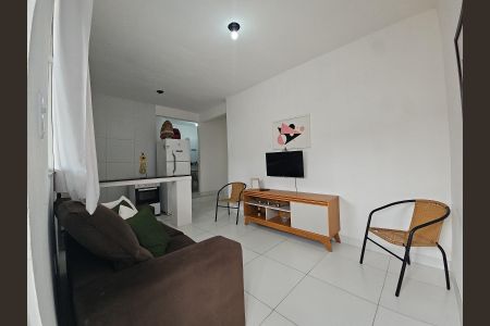 Sala de apartamento para alugar com 1 quarto, 40m² em Candeal, Salvador