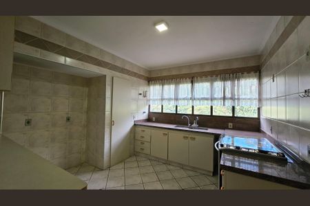 Apartamento para alugar com 5 quartos, 213m² em Vila Rio Branco, Jundiaí