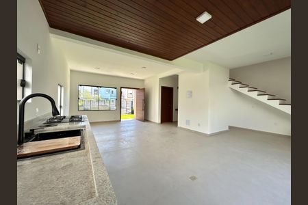 Sala de casa para alugar com 3 quartos, 126m² em Alto Ribeirão Leste, Florianópolis