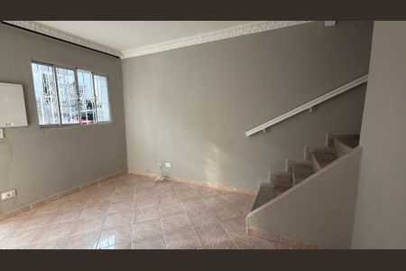 Sala de casa de condomínio para alugar com 2 quartos, 85m² em Vila Prudente, São Paulo