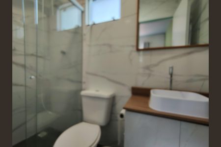 Banheiro de casa de condomínio para alugar com 1 quarto, 25m² em Cachoeira do Bom Jesus, Florianópolis