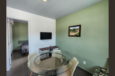 Sala - cozinha de casa de condomínio para alugar com 1 quarto, 25m² em Cachoeira do Bom Jesus, Florianópolis