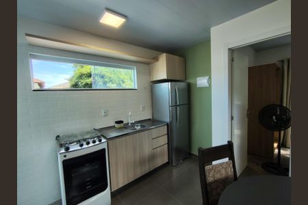 Cozinha de casa de condomínio para alugar com 1 quarto, 25m² em Cachoeira do Bom Jesus, Florianópolis