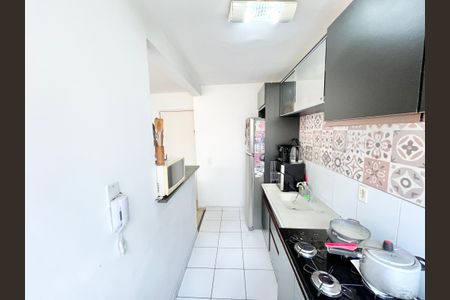 Cozinha de apartamento para alugar com 2 quartos, 45m² em Jaraguá, São Paulo