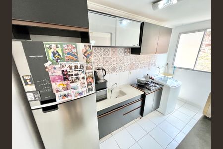 Cozinha de apartamento para alugar com 2 quartos, 45m² em Jaraguá, São Paulo