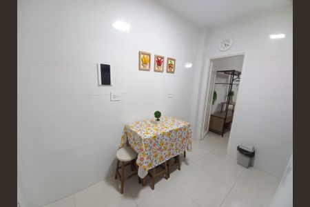 Cozinha de kitnet/studio para alugar com 1 quarto, 38m² em Centro, São Vicente
