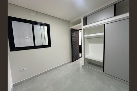 Quarto de casa para alugar com 1 quarto, 40m² em Vila Pouso Alegre, Barueri