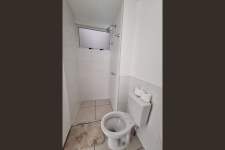 Banheiro de apartamento para alugar com 2 quartos, 46m² em Vila Ouro Preto, Duque de Caxias