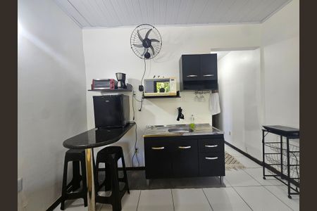 Cozinha de kitnet/studio para alugar com 0 quarto, 40m² em Itaigara, Salvador