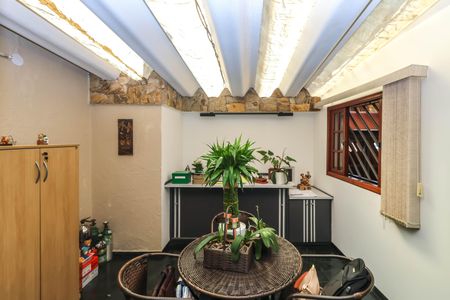 Escritório de casa para alugar com 3 quartos, 234m² em Jardim Patente Novo, São Paulo