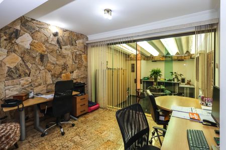 Escritório de casa para alugar com 3 quartos, 234m² em Jardim Patente Novo, São Paulo