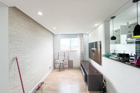 Sala de apartamento para alugar com 2 quartos, 45m² em Loteamento City Jaragua, São Paulo