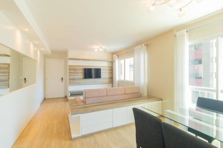 Sala de apartamento para alugar com 2 quartos, 76m² em Água Verde, Curitiba