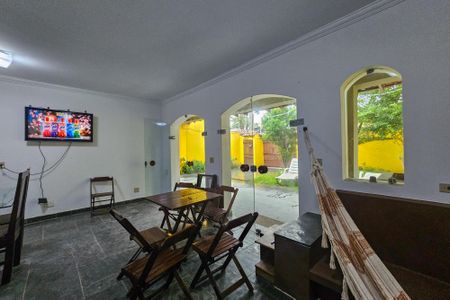 Casa para alugar com 6 quartos, 230m² em Jardim Centenario, Guarujá