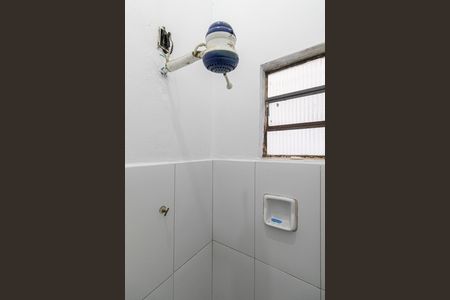 Banheiro de casa para alugar com 1 quarto, 20m² em Conjunto Residencial José Bonifácio, São Paulo