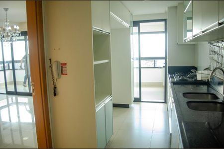 Cozinha de apartamento para alugar com 3 quartos, 150m² em Jardim Goiás, Goiânia