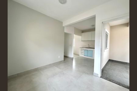 Sala de apartamento para alugar com 3 quartos, 67m² em Coloninha, Florianópolis