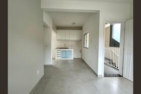 Sala de apartamento para alugar com 3 quartos, 67m² em Coloninha, Florianópolis