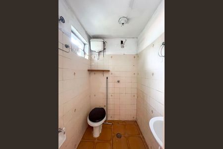 Banheiro de casa para alugar com 1 quarto, 33m² em Parque Bristol, São Paulo