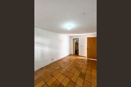 Quarto de casa para alugar com 1 quarto, 33m² em Parque Bristol, São Paulo