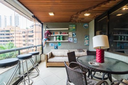 Apartamento para alugar com 3 quartos, 213m² em Empresarial 18 do Forte, Barueri