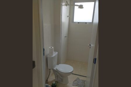 Banheiro de apartamento para alugar com 2 quartos, 42m² em Jardim Pitoresco, Jacareí