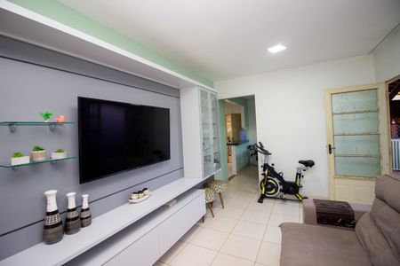 Sala de casa para alugar com 2 quartos, 75m² em Chacaras Reunidas Santa Terezinha, Contagem