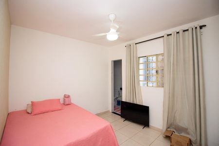 Quarto Suíte de casa para alugar com 2 quartos, 75m² em Chacaras Reunidas Santa Terezinha, Contagem