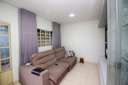 Sala de casa para alugar com 2 quartos, 75m² em Chacaras Reunidas Santa Terezinha, Contagem