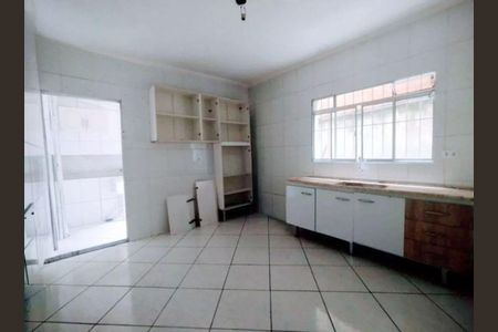 Cozinha de casa para alugar com 1 quarto, 60m² em Vila Brasil, São Paulo