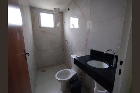 Banheiro de apartamento para alugar com 1 quarto, 35m² em Jardim Patricia, Uberlândia