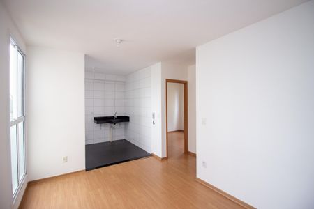 Sala de apartamento para alugar com 2 quartos, 48m² em Cabral, Contagem