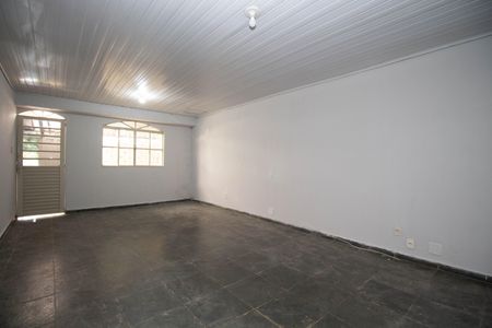Sala de casa para alugar com 2 quartos, 103m² em Shigs 715, Brasília