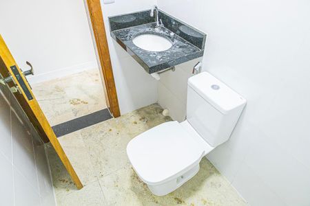 Banheiro Social de kitnet/studio para alugar com 1 quarto, 25m² em Granja Werneck, Belo Horizonte