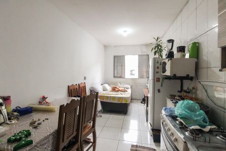 Sala - Cozinha de casa para alugar com 1 quarto, 200m² em Conjunto Residencial José Bonifácio, São Paulo