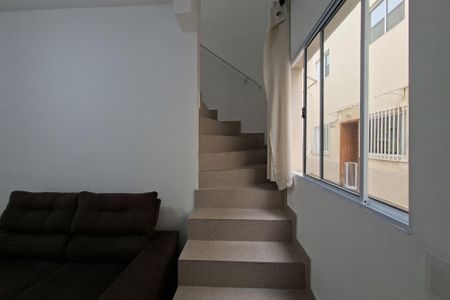 Sala de casa de condomínio para alugar com 2 quartos, 60m² em Vila Balnearia, Praia Grande