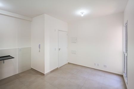 Sala e cozinha de apartamento para alugar com 2 quartos, 52m² em Parque Residencial Sabiás, Indaiatuba