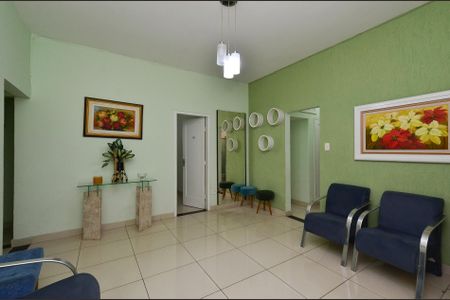Sala de casa para alugar com 7 quartos, 360m² em Sagrada Família, Belo Horizonte