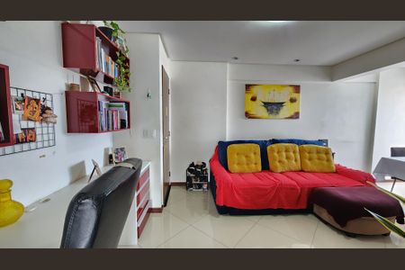 Sala de apartamento para alugar com 2 quartos, 55m² em Matatu, Salvador