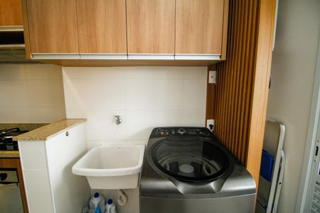 Área de Serviço de apartamento para alugar com 3 quartos, 131m² em Vila Tupi, Praia Grande