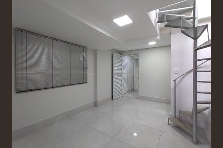 Sala de apartamento para alugar com 2 quartos, 84m² em Santa Mônica, Uberlândia