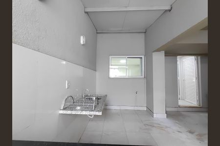 Cozinha de apartamento para alugar com 2 quartos, 84m² em Santa Mônica, Uberlândia