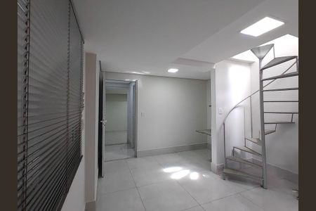 Sala de apartamento para alugar com 2 quartos, 84m² em Santa Mônica, Uberlândia