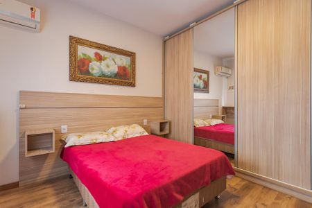 Quarto 1 de apartamento para alugar com 2 quartos, 95m² em Floresta, Porto Alegre