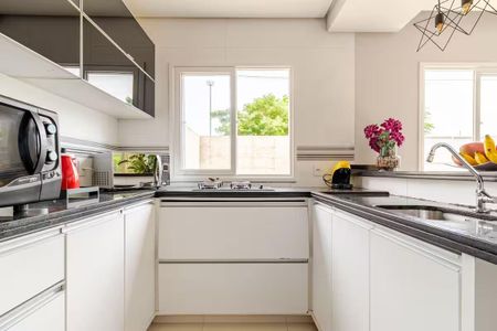 Cozinha de casa para alugar com 3 quartos, 430m² em Rio Tavares, Florianópolis