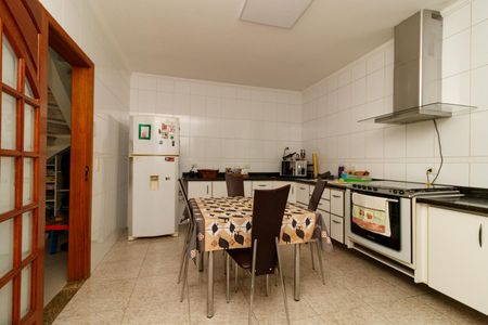 Cozinha de casa para alugar com 2 quartos, 95m² em Vila Santa Terezinha (zona Norte), São Paulo