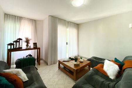Sala de casa para alugar com 4 quartos, 300m² em Ouro Preto, Belo Horizonte