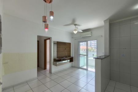 Sala de apartamento para alugar com 2 quartos, 60m² em Nova Mirim, Praia Grande