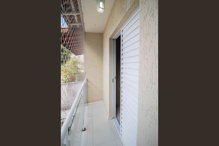 VARANDA DO QUARTO 1 de casa para alugar com 2 quartos, 85m² em Vila Romero, São Paulo